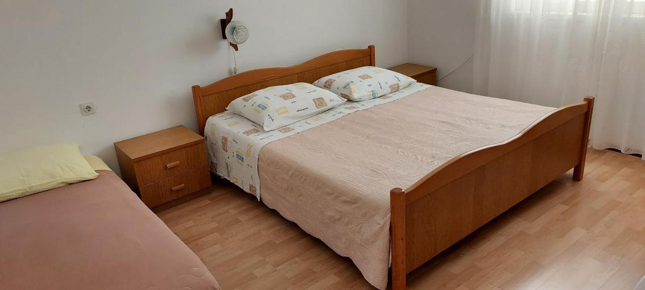 Apartmani Sladana Kampor ภายนอก รูปภาพ