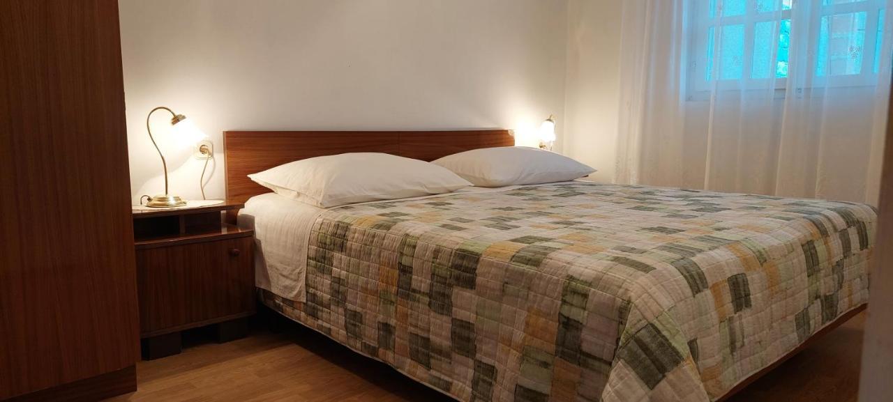 Apartmani Sladana Kampor ภายนอก รูปภาพ